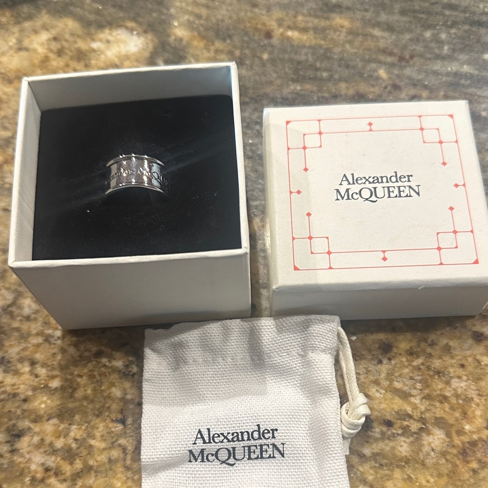 NWOT Alexander McQueen Silver Band Ring